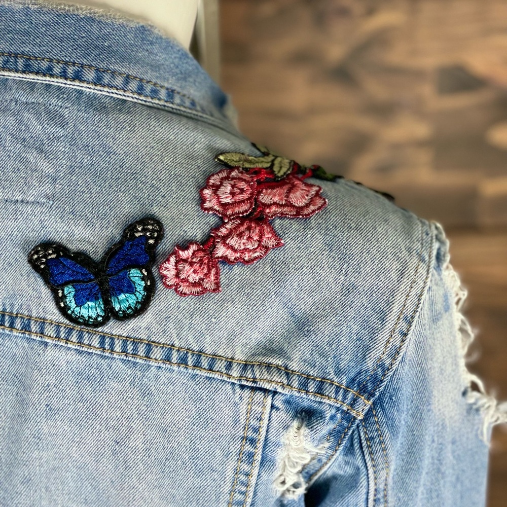 Papaya |‎ London Trend Distressed Rose Appliqué Denim Jean Jacket Floral Design - Picture 10 of 14